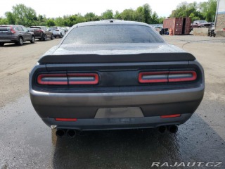 Dodge Challenger R/T 5.7 L V8 2015