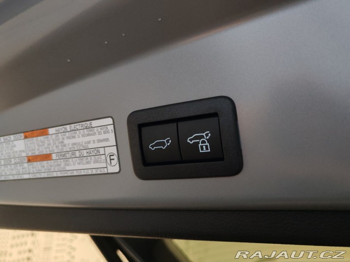 Toyota Corolla Cross 2,0 Hybrid Executive 2024