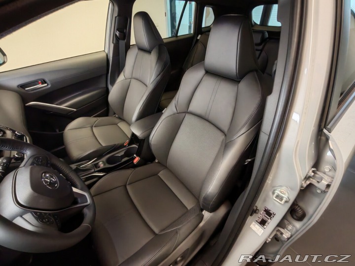 Toyota Corolla Cross 2,0 Hybrid Executive 2024