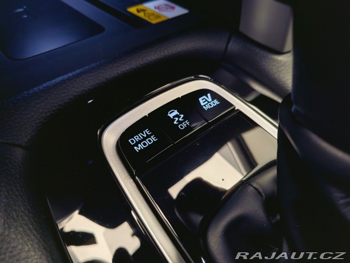 Toyota Corolla Cross 2,0 Hybrid Executive 2025