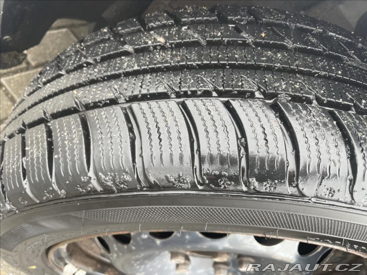 Volvo V70 2,4 i 16V 103kw CNG TAŽNÉ 2007