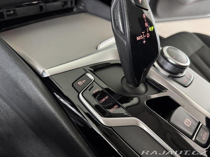 BMW 5 530d xDrive*Navi*PlnýServ 2018