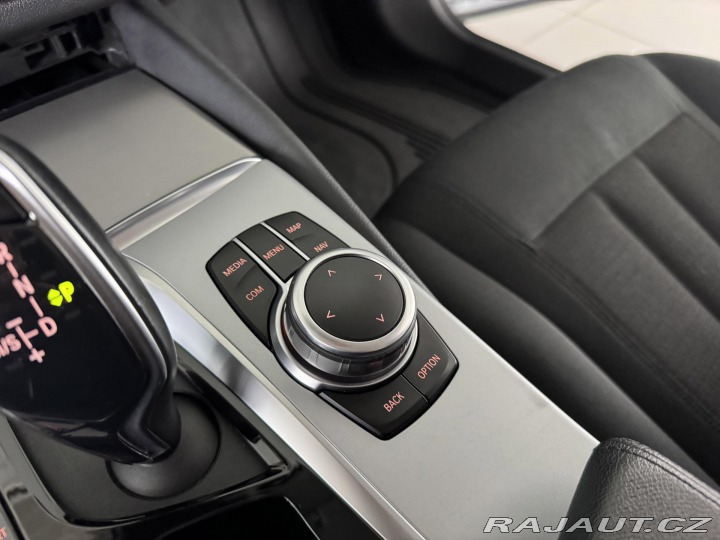 BMW 5 530d xDrive*Navi*PlnýServ 2018