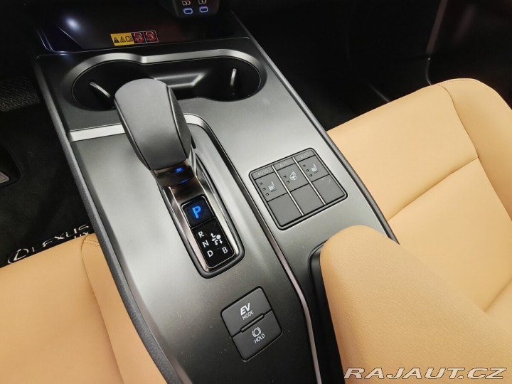 Lexus Ostatní modely UX 300h F Sport Design 300H 2025