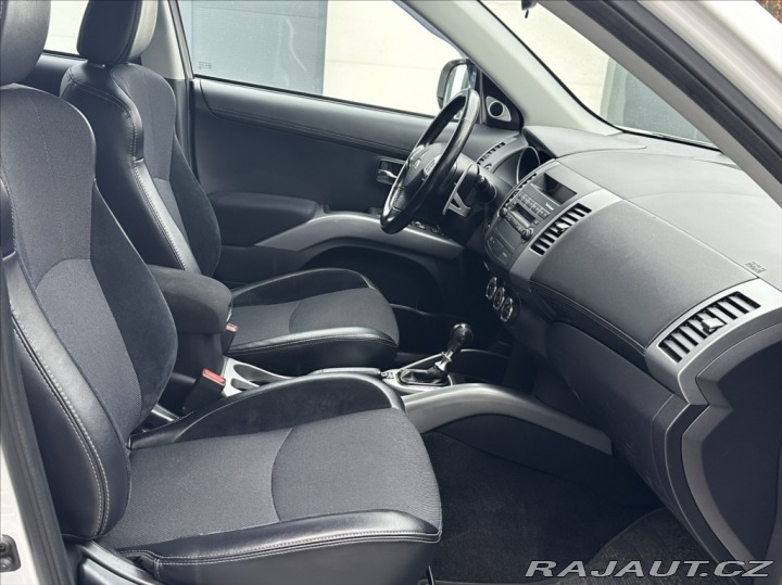 Mitsubishi Outlander 2,2 DI-D 156PS Intense+ 2011