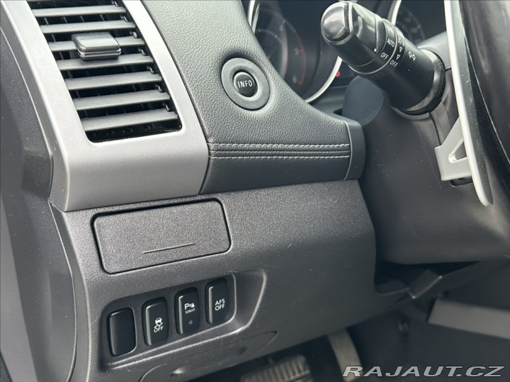 Mitsubishi Outlander 2,2 DI-D 156PS Intense+ 2011