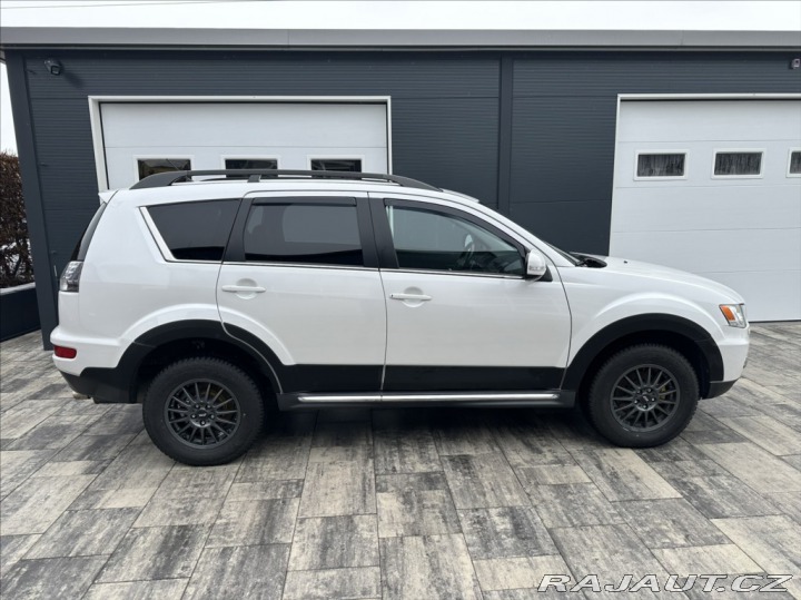 Mitsubishi Outlander 2,2 DI-D 156PS Intense+ 2011