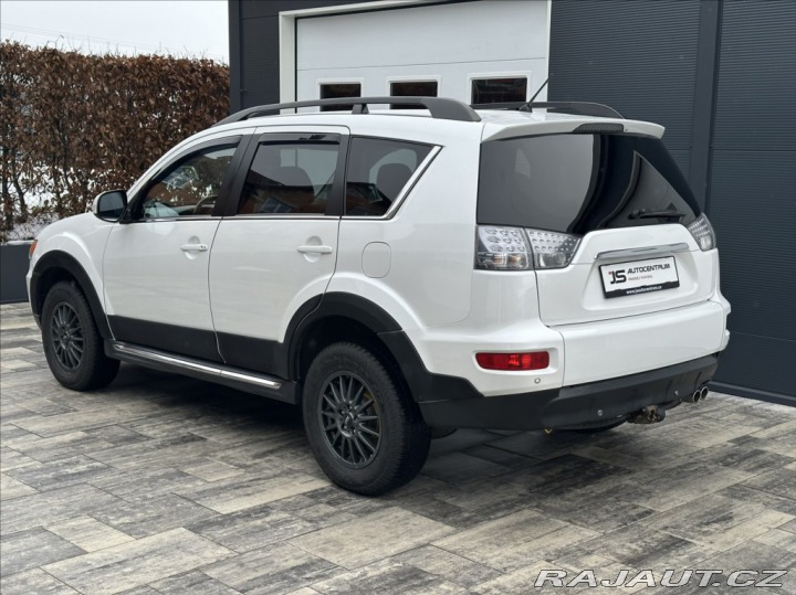 Mitsubishi Outlander 2,2 DI-D 156PS Intense+ 2011