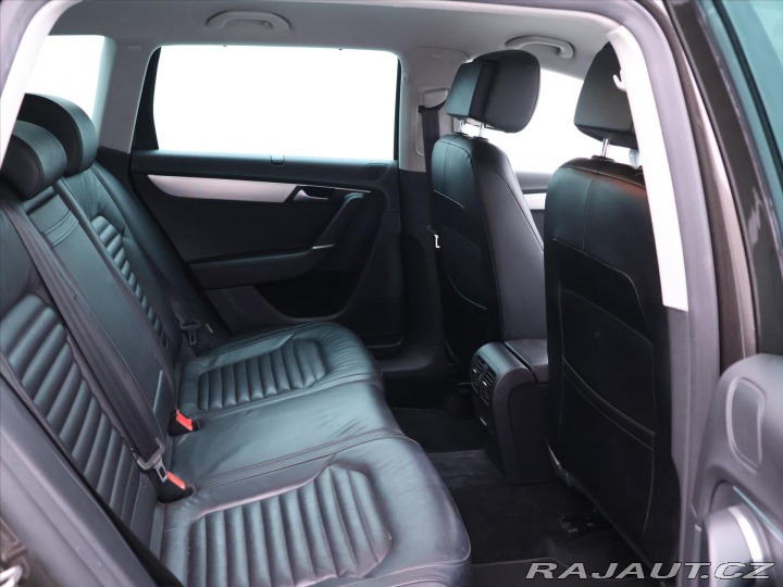 Volkswagen Passat 2.0 TSI 155kW DSG Highlin 2011