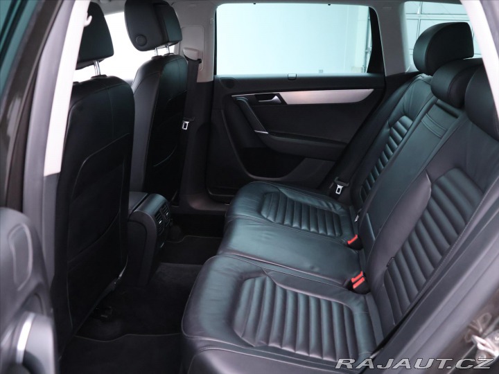 Volkswagen Passat 2.0 TSI 155kW DSG Highlin 2011