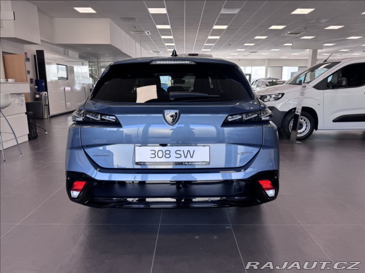 Peugeot 308 1,2 SW ALLURE Hybrid 145 2025