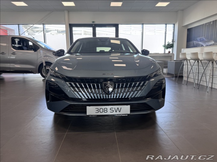 Peugeot 308 1,2 SW ALLURE Hybrid 145 2025