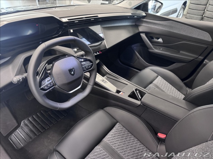 Peugeot 308 1,2 SW ALLURE Hybrid 145 2025