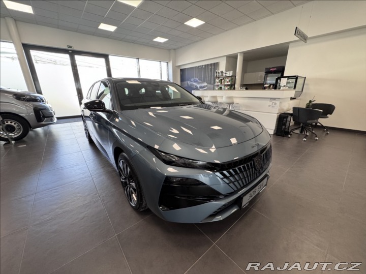 Peugeot 308 1,2 SW ALLURE Hybrid 145 2025