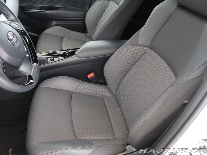 Toyota C-HR 1.8Hybrid,CZ,1Maj,Style 2023