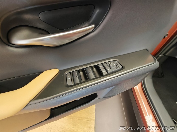 Lexus Ostatní modely UX 300h F Sport Design 300H 2025