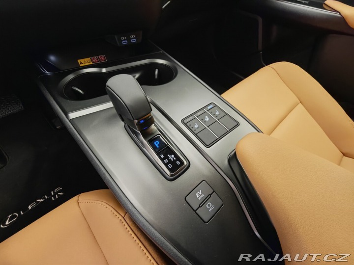 Lexus Ostatní modely UX 300h F Sport Design 300H 2025