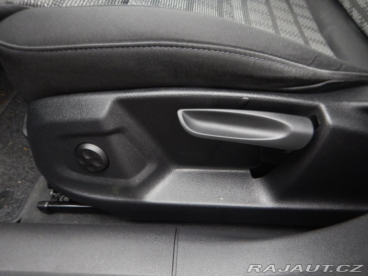 Audi Q3 2.0 TDI, ČR, S-TRONIC 2015