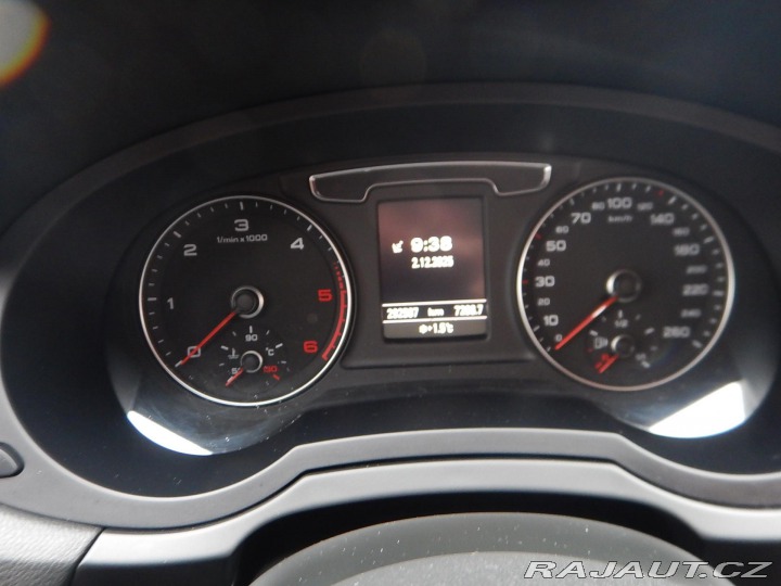 Audi Q3 2.0 TDI, ČR, S-TRONIC 2015