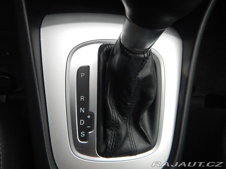 Audi Q3 2.0 TDI, ČR, S-TRONIC 2015