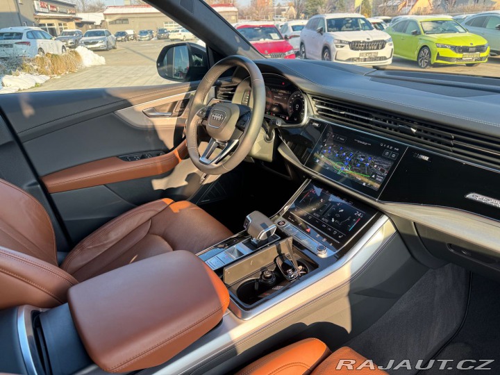 Audi Q8 S-line 210kW Quattro 1800