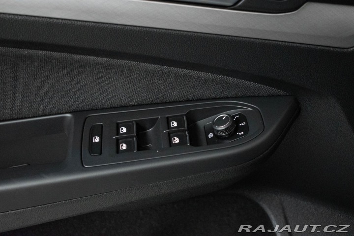 Volkswagen Golf 1.5 TSI LIFE REZERVACE 2023