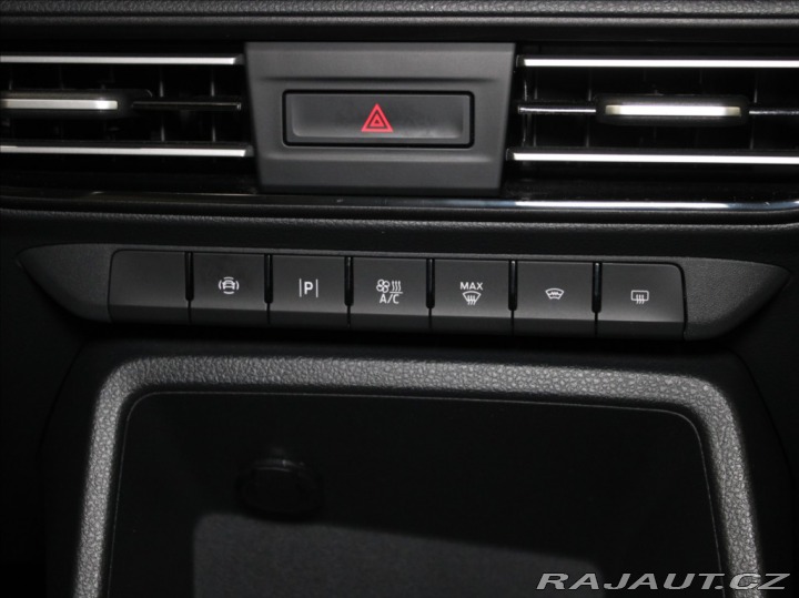 Ford Tourneo Connect 2,0 TDCi Titanium 5L.Záru 2023