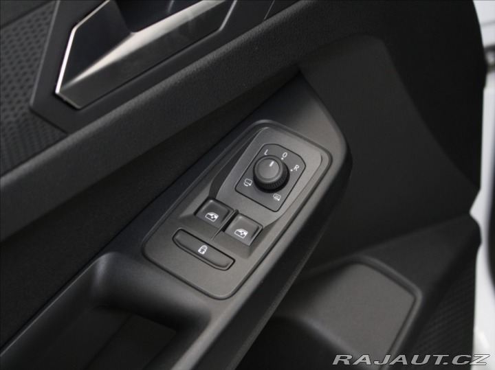 Ford Tourneo Connect 2,0 TDCi Titanium 5L.Záru 2023