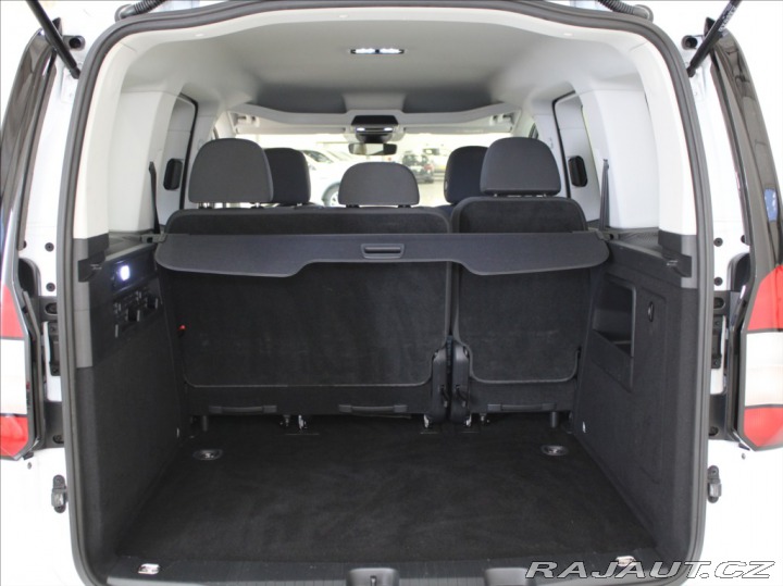 Ford Tourneo Connect 2,0 TDCi Titanium 5L.Záru 2023