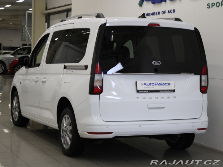 Ford Tourneo Connect 2,0 TDCi Titanium 5L.Záru 2023