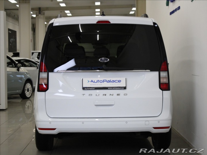Ford Tourneo Connect 2,0 TDCi Titanium 5L.Záru 2023
