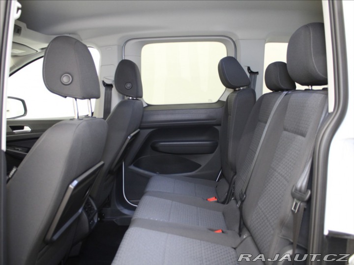 Ford Tourneo Connect 2,0 TDCi Titanium 5L.Záru 2023