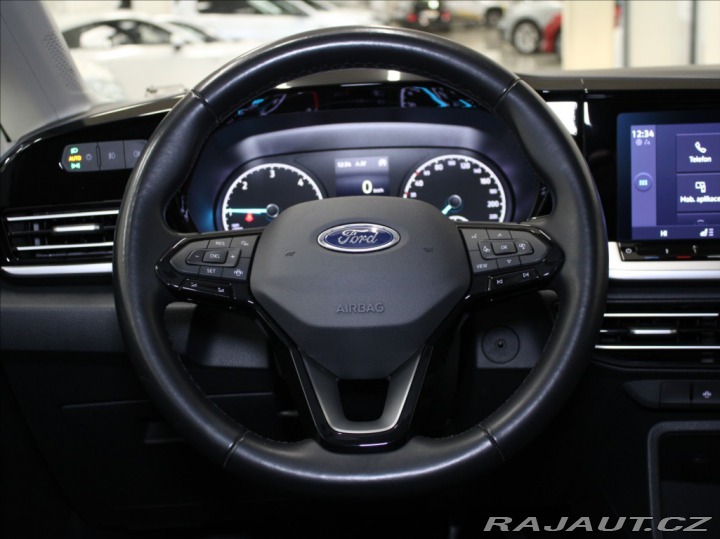 Ford Tourneo Connect 2,0 TDCi Titanium 5L.Záru 2023