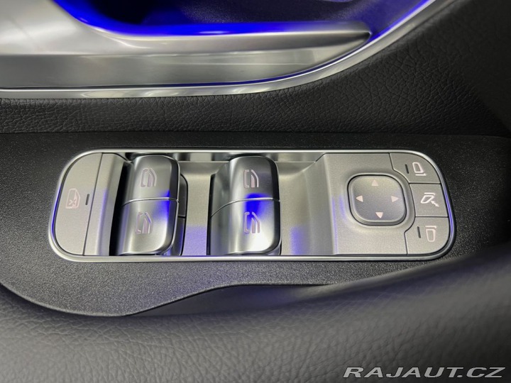 Mercedes-Benz Ostatní modely 450d 4MATIC AMG PANORAMA 2025