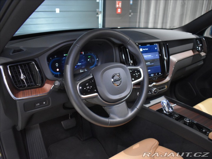 Volvo XC60 2,0 T6 AWD Plus Pano,Vent 2025