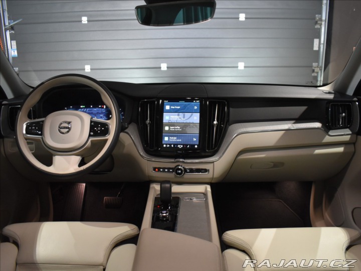 Volvo XC60 2,0 B5 AWD Plus BLIS,Bezk 2025