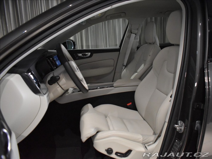 Volvo XC60 2,0 B5 AWD Plus BLIS,Bezk 2025