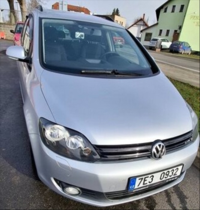 Volkswagen Golf 1,6 PLUS