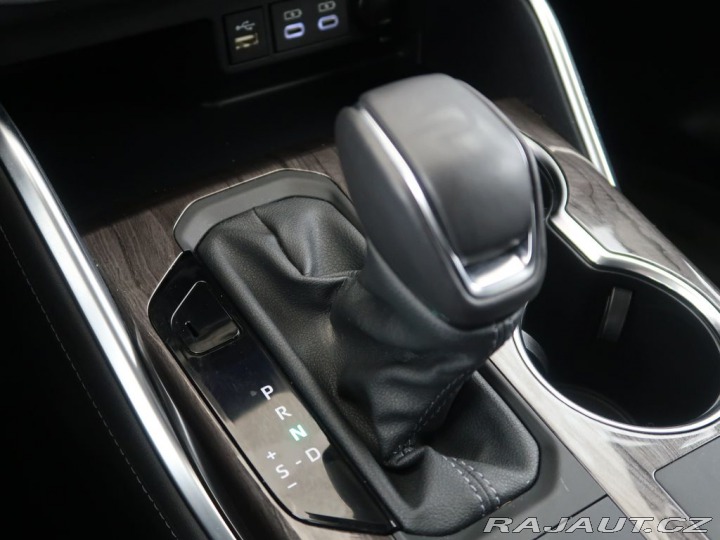 Toyota Highlander 2.5 HEV 4x4, Exekutive sk 2025