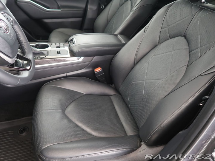 Toyota Highlander 2.5 HEV 4x4, Exekutive sk 2025