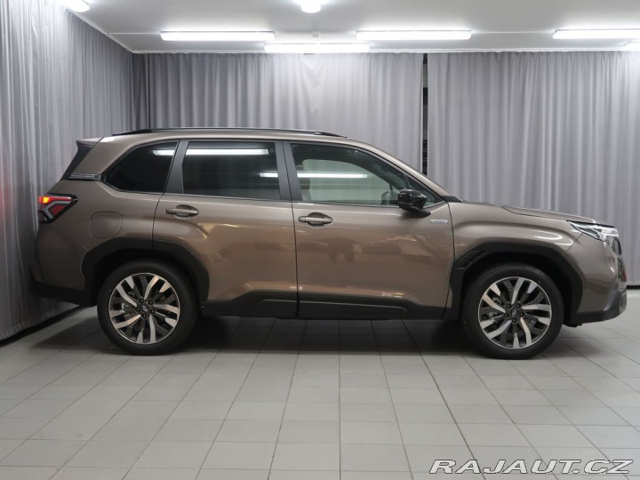 Subaru Forester 4x4 TOURING. K odběru ihn 2025