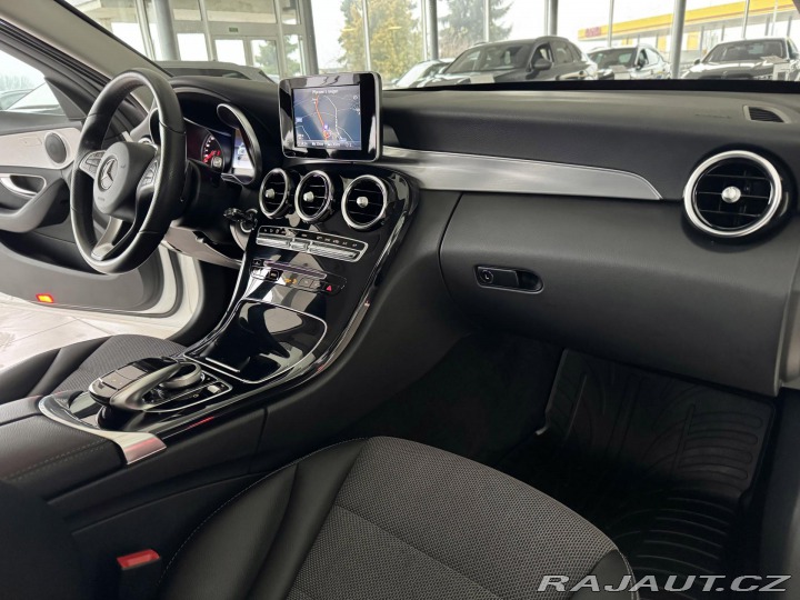 Mercedes-Benz C 220d 4Matic AMG*REZERVACE 2017