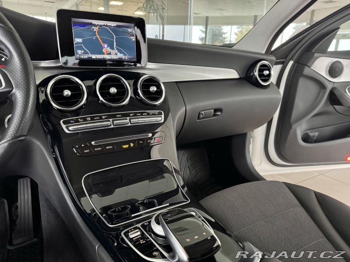 Mercedes-Benz C 220d 4Matic AMG*REZERVACE 2017