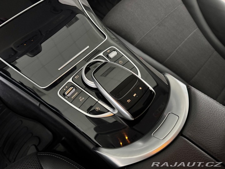 Mercedes-Benz C 220d 4Matic AMG*REZERVACE 2017