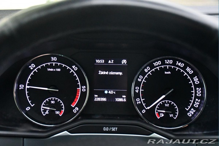 Škoda Superb 2.0TDi NAVI CARPLAY 4X4 Č 2017