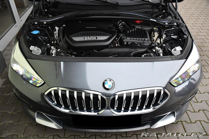 BMW 2 218d LED NAVI REZERVACE 2021