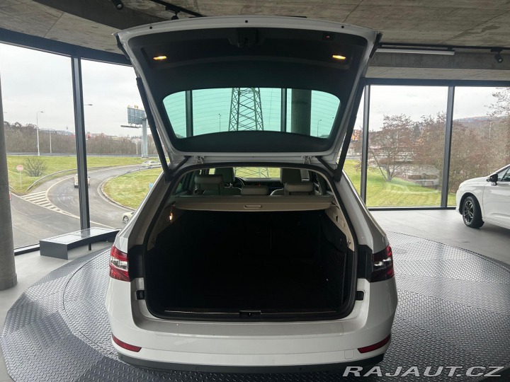 Škoda Superb Combi 2.0 TDI DSG L&K 2015