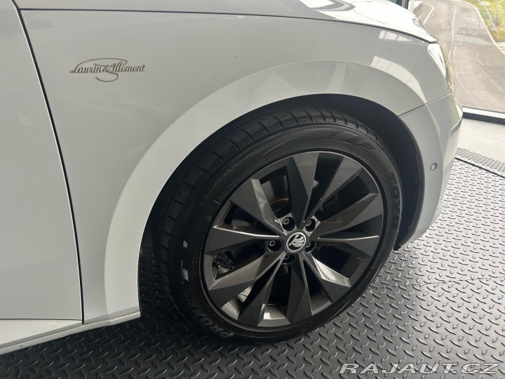 Škoda Superb Combi 2.0 TDI DSG L&K 2015