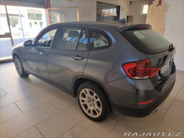 BMW X1 2,0 sDrive 18d 105kw Xeno 2013