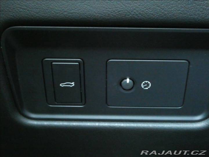 Jaguar XF 2,0 D200 R-Dynamic S,1M,Č 2023